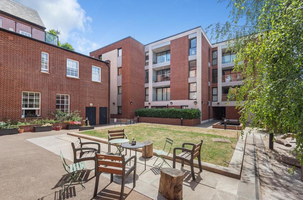 Davidson Frost-Wellings, DFW, Butler House, London