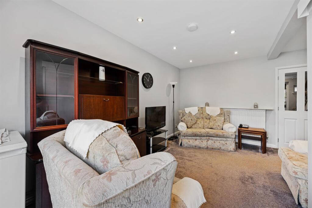 Sitting/Dining Room
