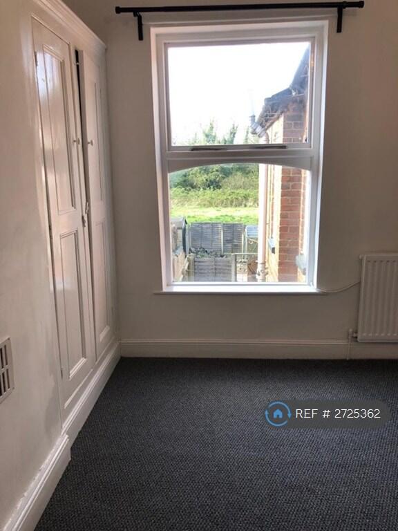 Middle Bedroom - Rear Window