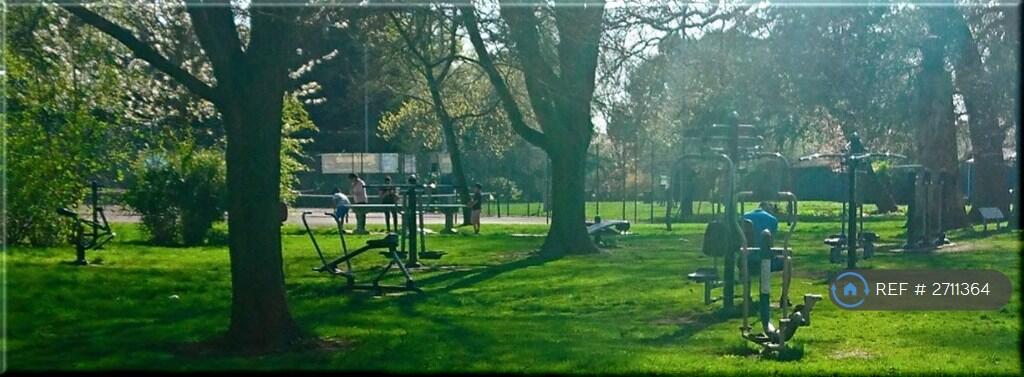 Evington Park With Outside Gym &amp; Tennis Courts