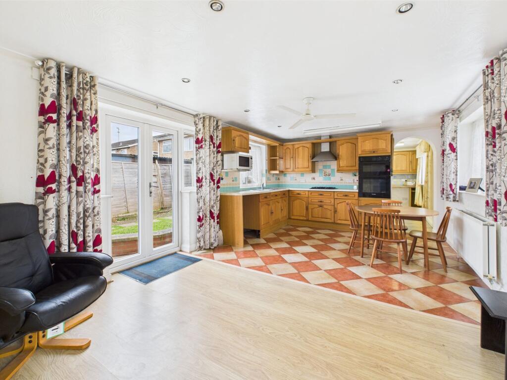 Kitchen/Breakfast Room