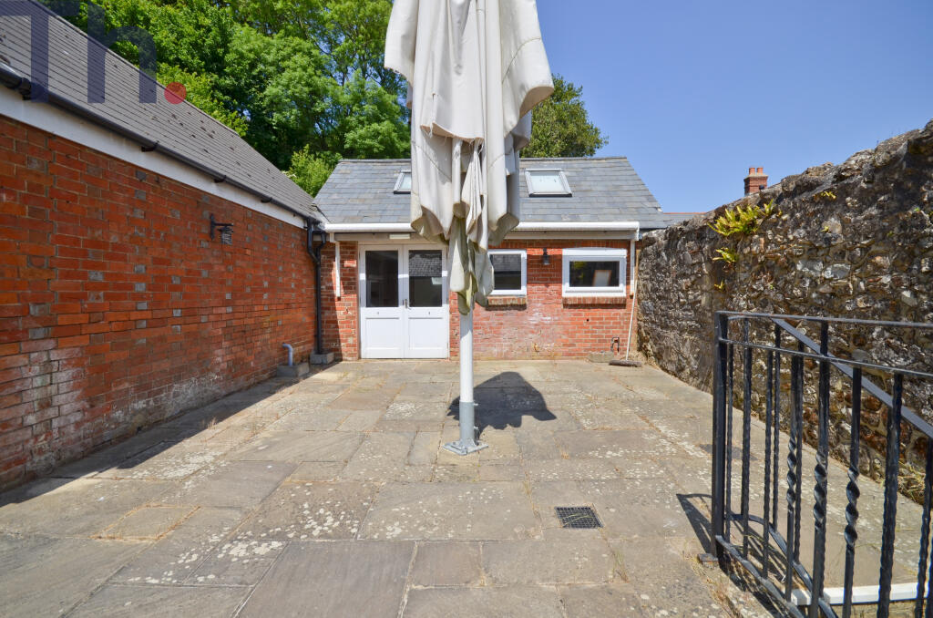 Outside Dining Area.JPG