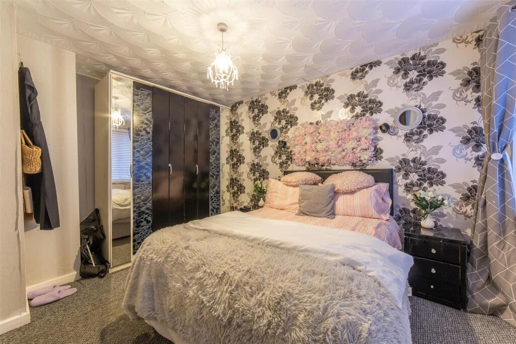 697 Monnow Way-10.jpg