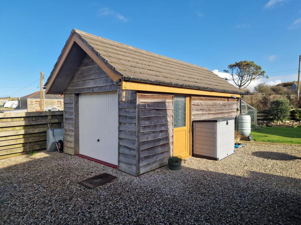 Detached Garage.jpg
