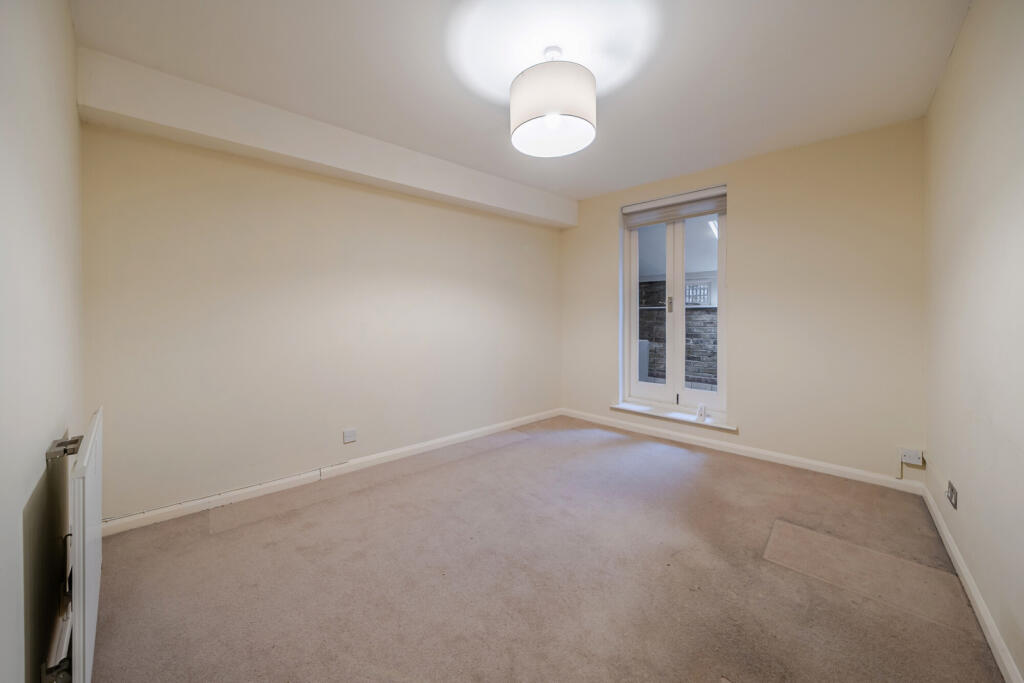 1393776-15-6943e4...