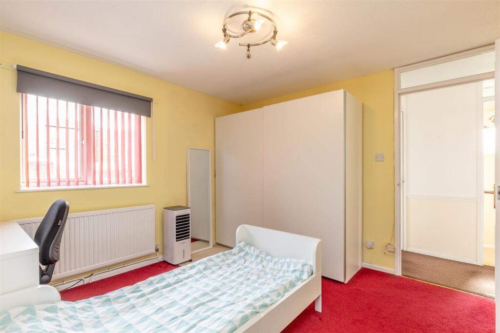 Grasmere Close, Westbury on Trym Bed 2b.jpg