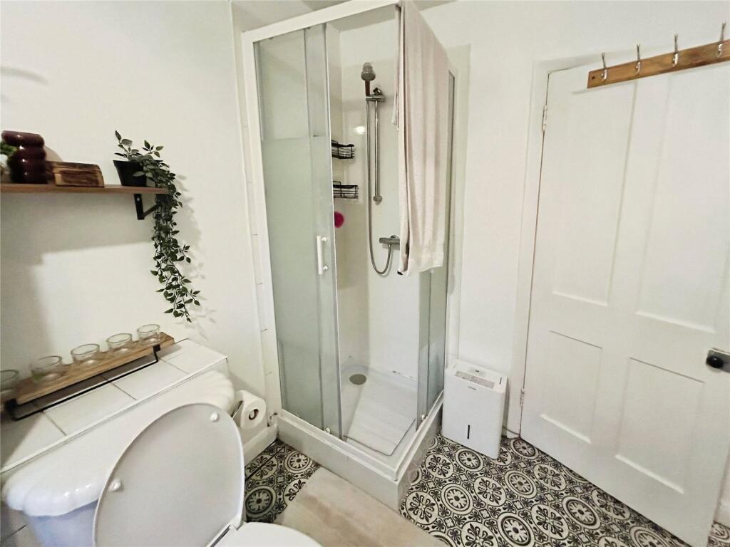Bathroom/Shower W,c