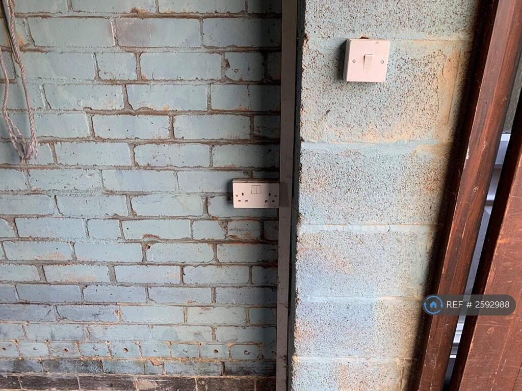 Garage - Electric Socket