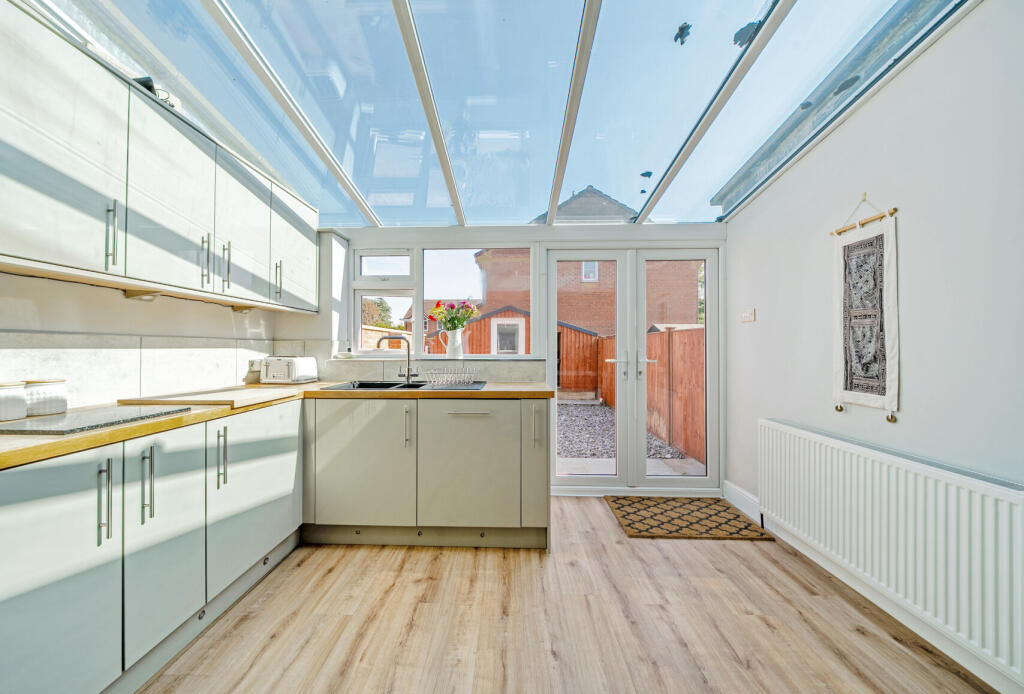 1286312-5-6824da6...