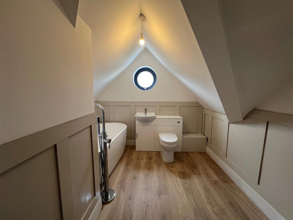 Titch Cottage 15.jpg