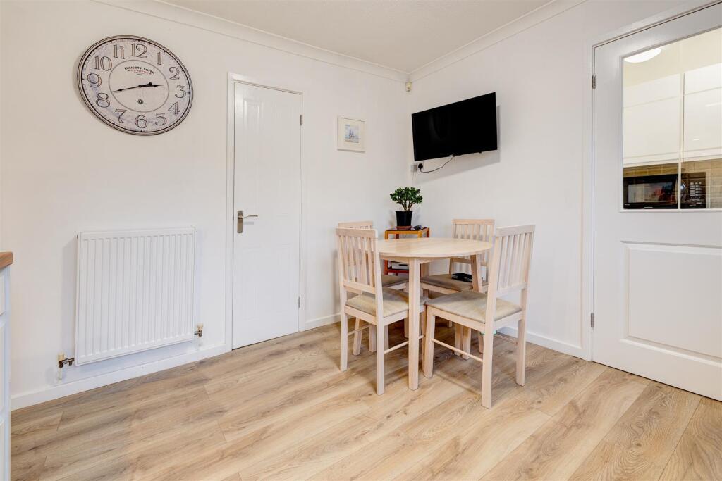 DE12 7LB 28GR-007.jpg