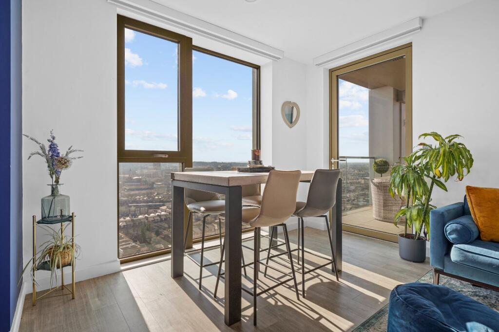 71, 151 Stockwell Rd