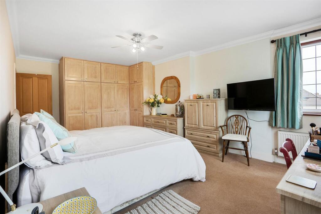 1548903635 - WESTCOTT WAY, SM2 - 29.jpg