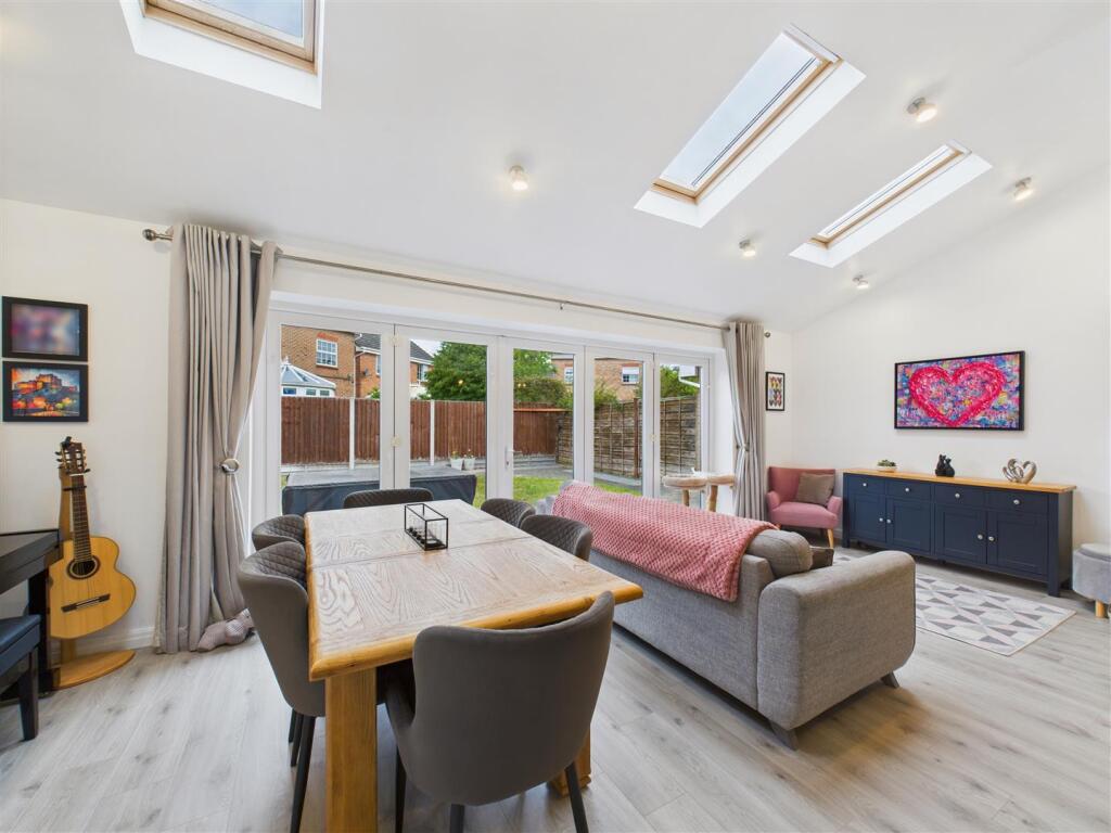 Living/Dining Area