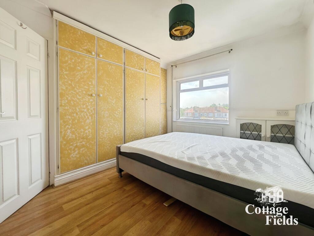 Hoe Lane, Enfield, EN3