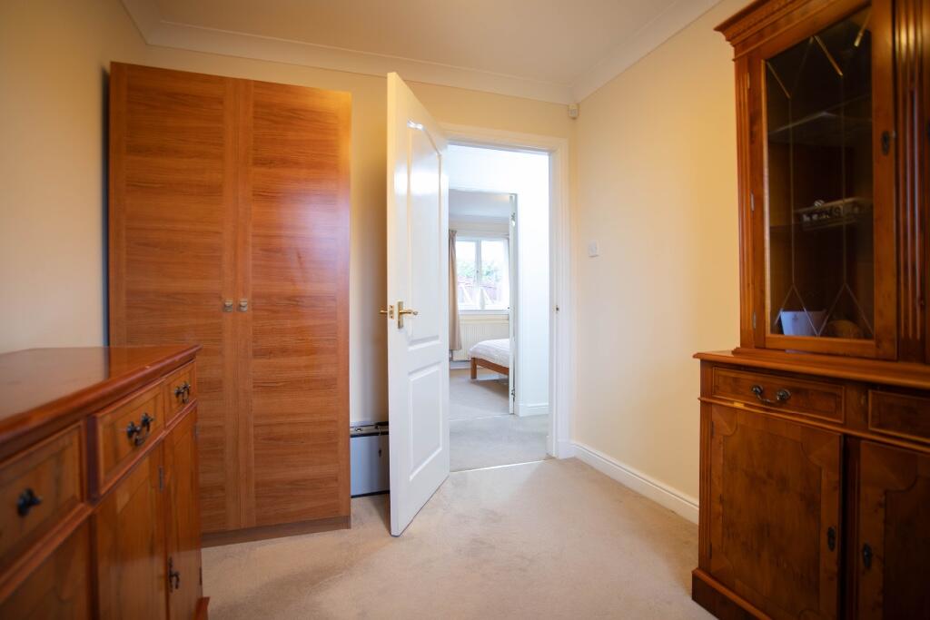 Bedroom / Study