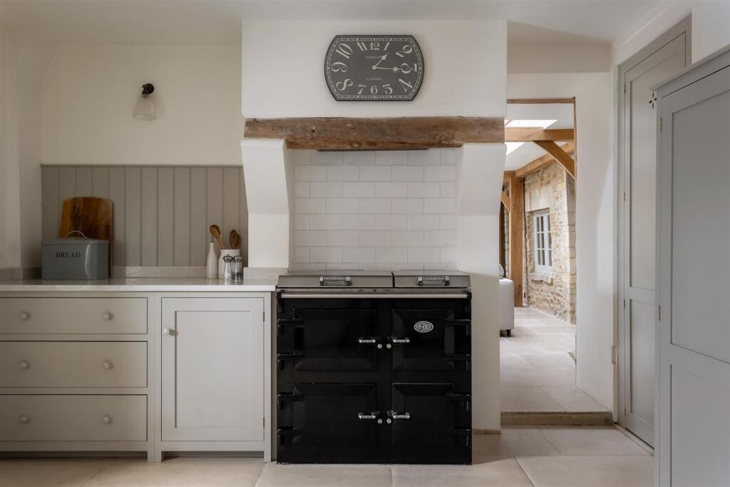 40 - Malt Cottage - GL7 5RY - Web.jpg