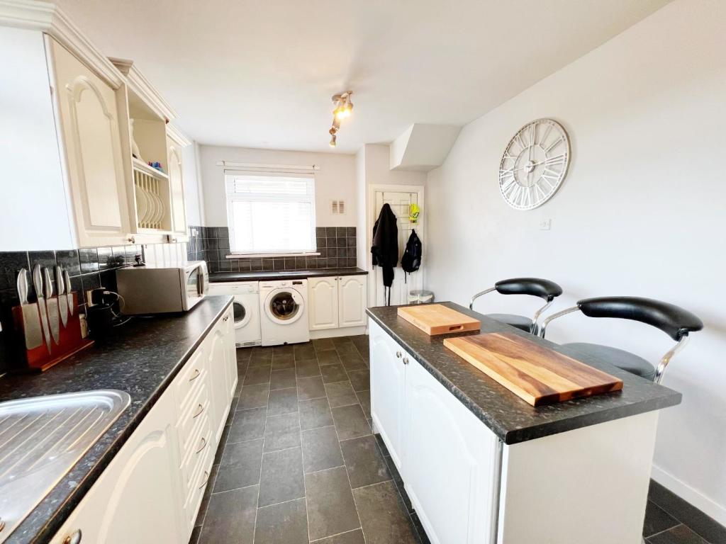 Kitchen pic 5.jpg