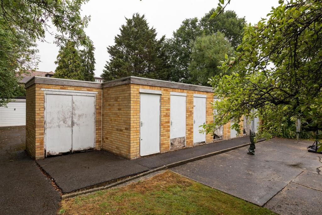 Chingford Avenue, E4