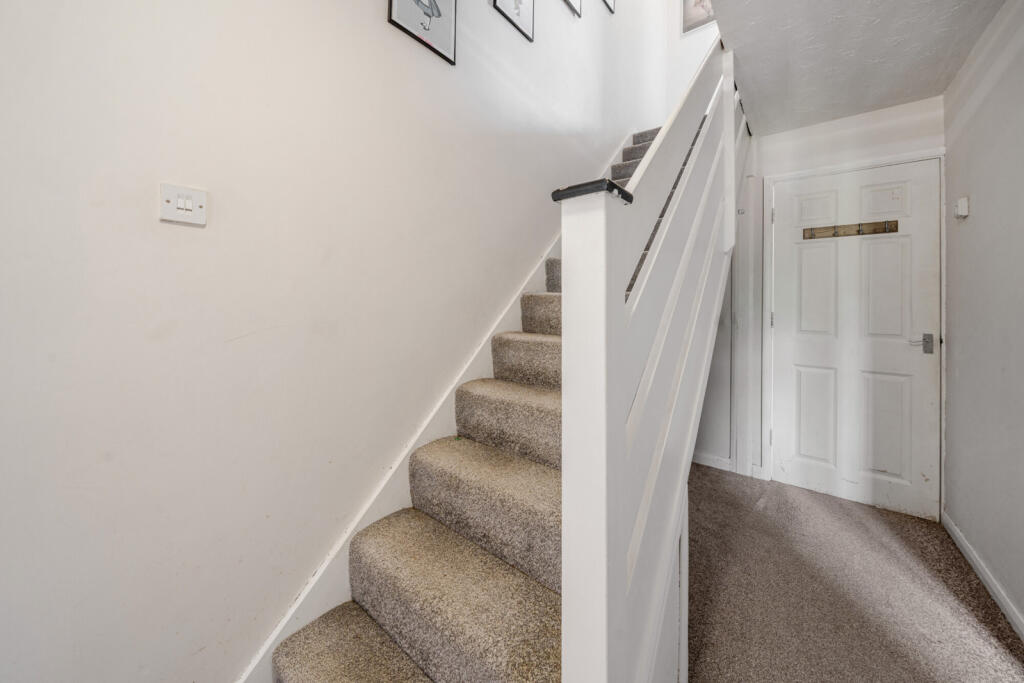 1303840-8-684c133...