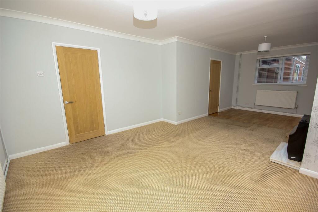 Lounge Dining Room.jpg