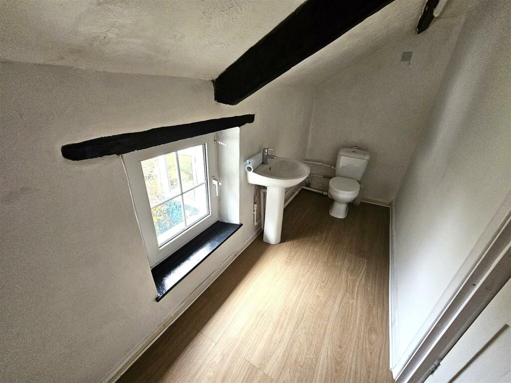 Upstairs WC.jpg