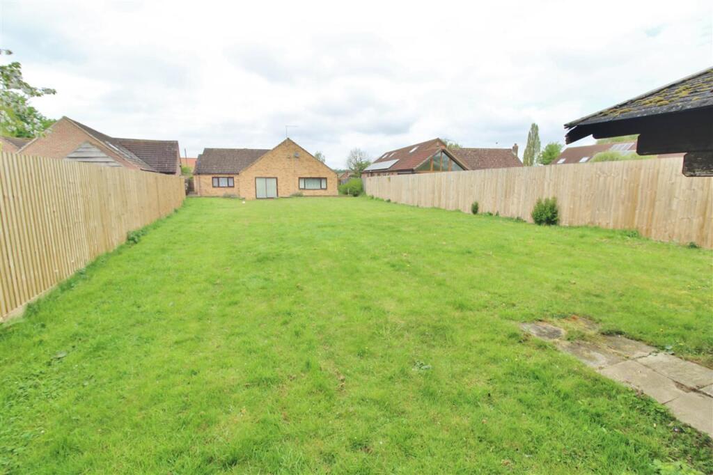 REAR GARDEN -