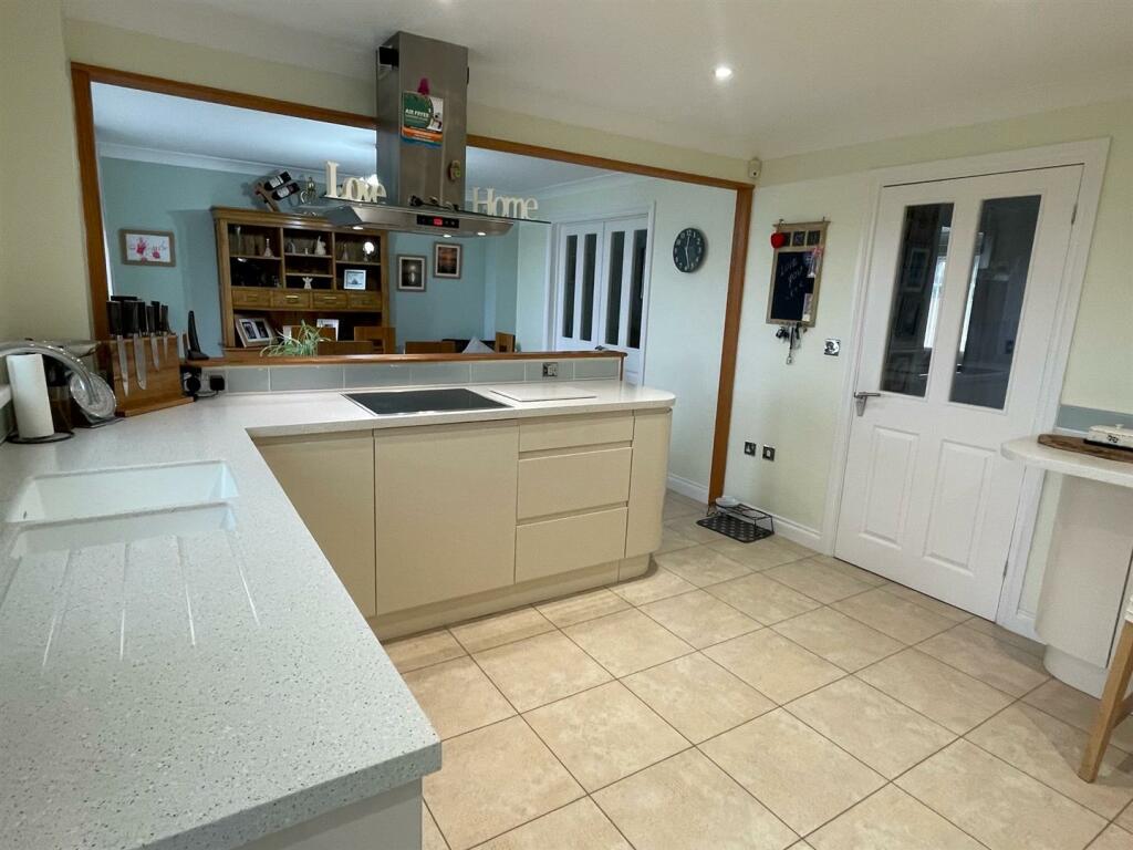 Kitchen,.jpg