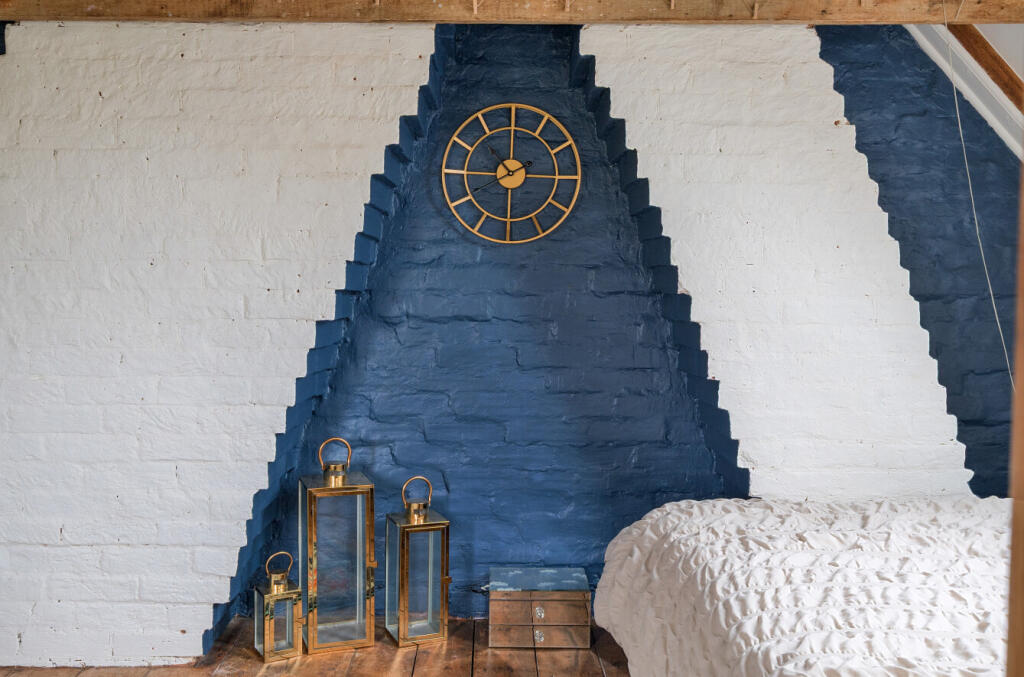 1329841-2-6888b92...