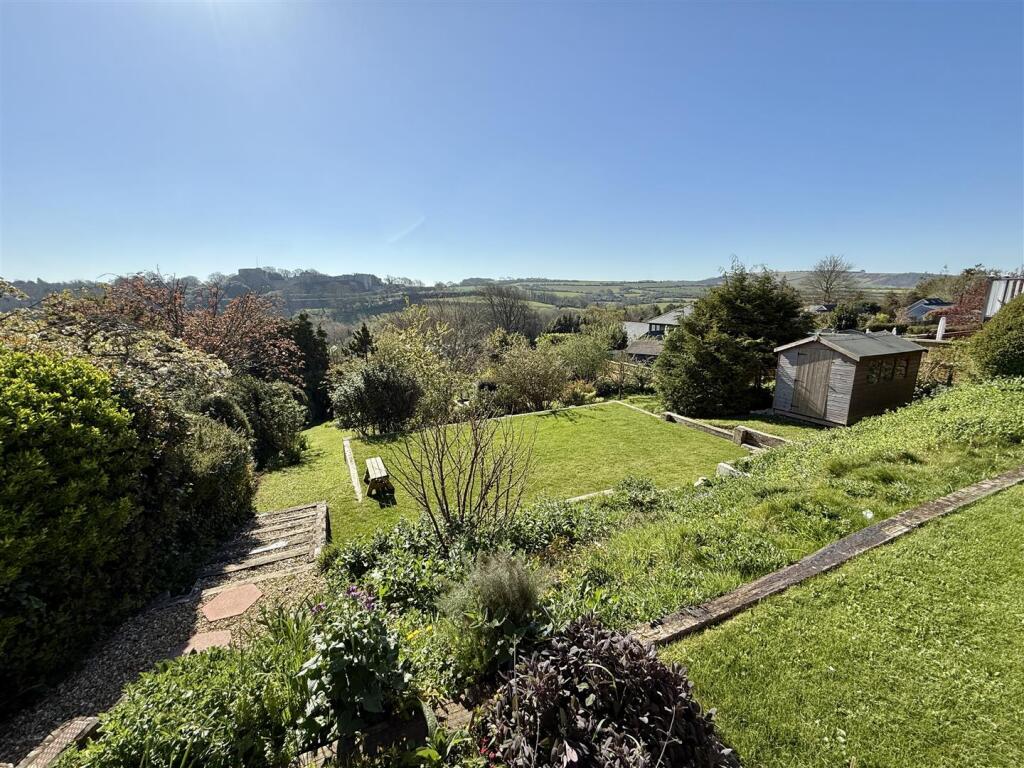 Rear Garden: