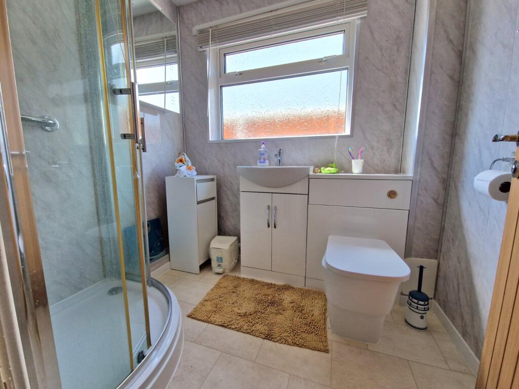 Gf Shower Room