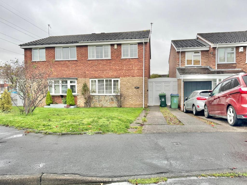 Millersdale Drive, West Bromwich, West Midlands, B71 3PX