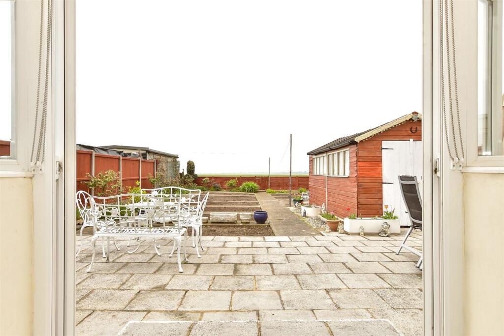 External Lifestyle Photograph