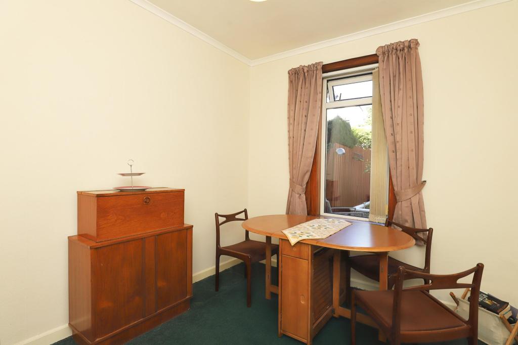 Bed 3 / Dining Room