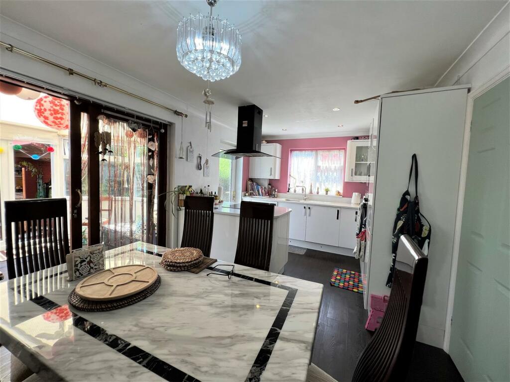Kitchen Diner.jpg