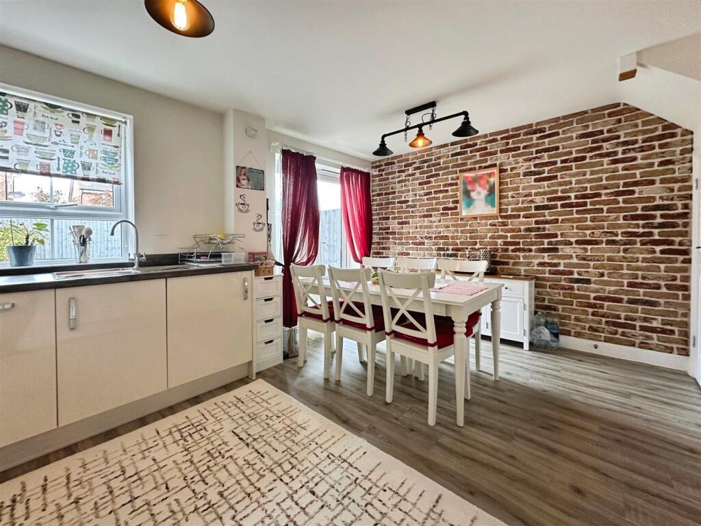 f76c3f7e--4165-94B5-BB538FD0B931-32518-00000F64FF6