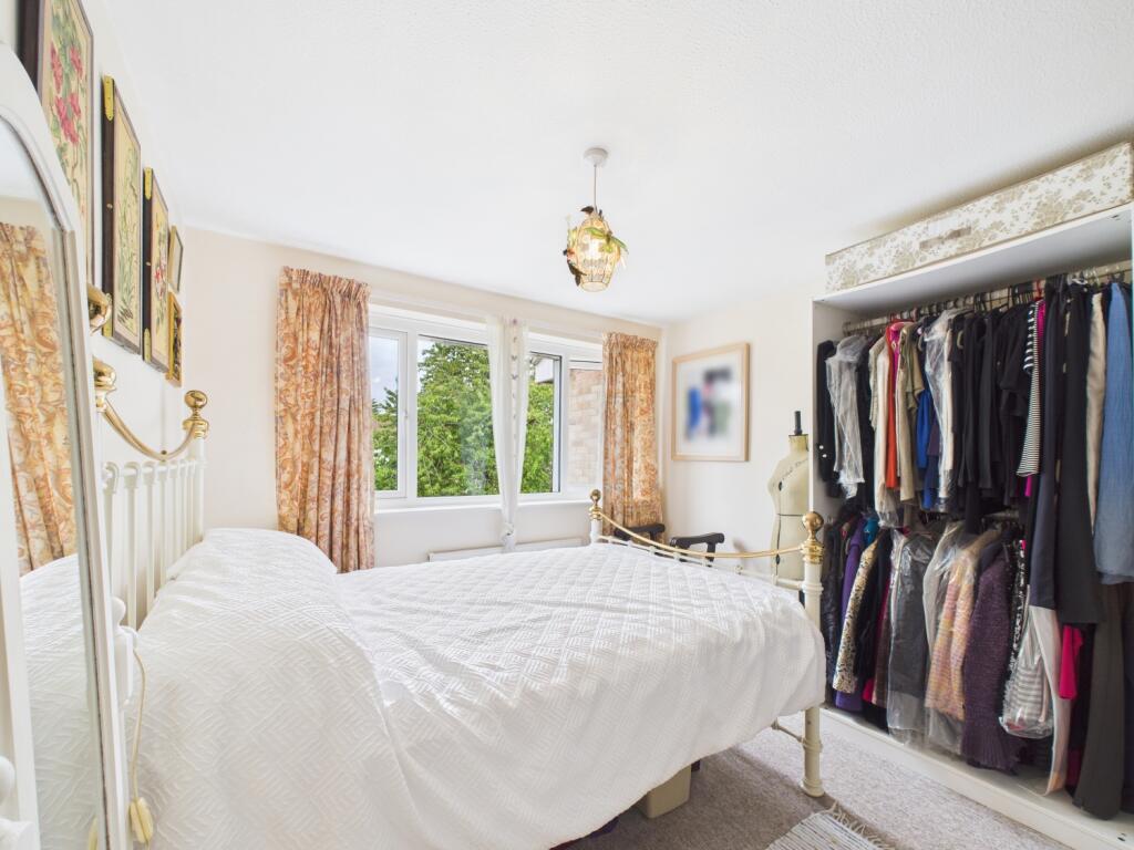 CAM02023G0-PR0167-STILL009