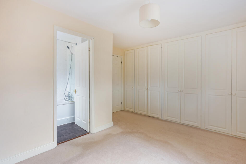 Bedroom ensuite