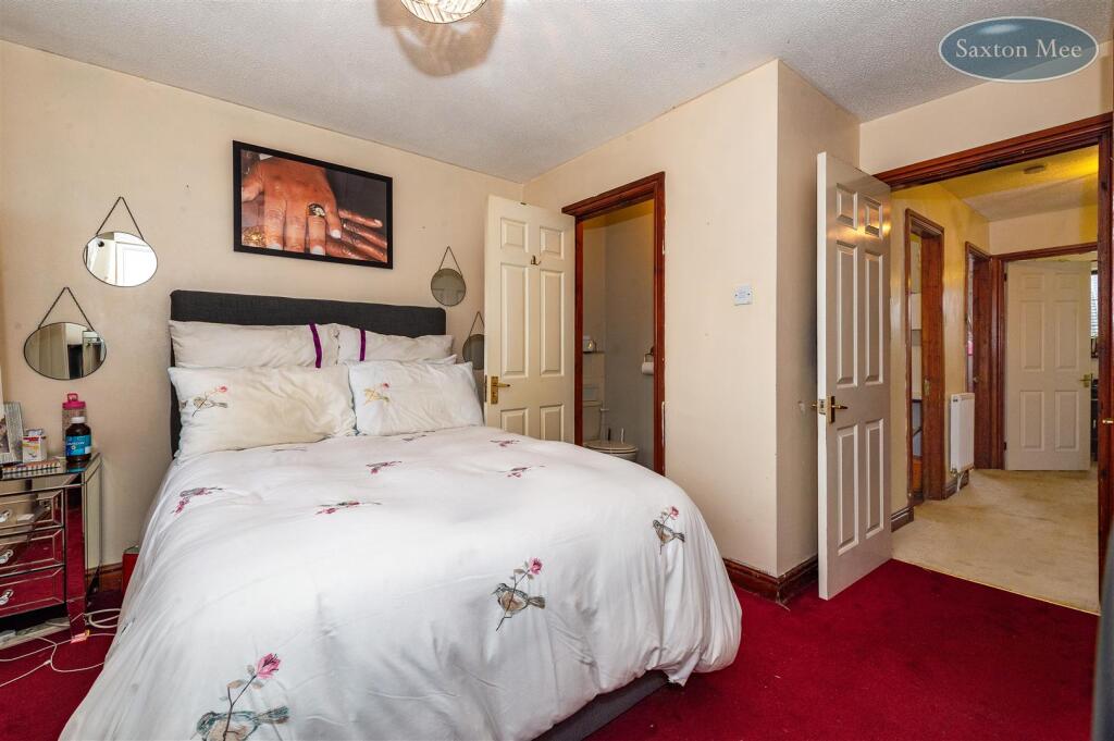 68 Paterson Close - bedroom 1 2320.jpg