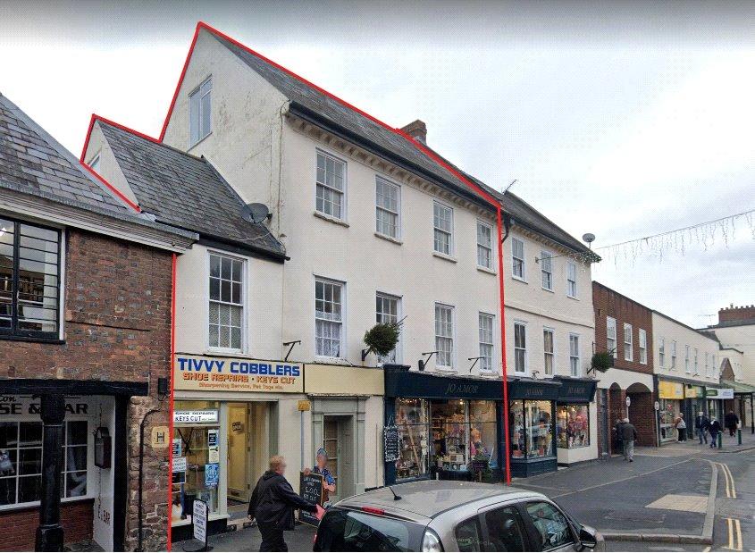 Tiverton, Commercial