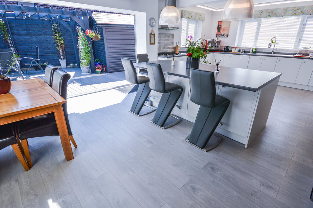 Kitchen-Diner-Lou...