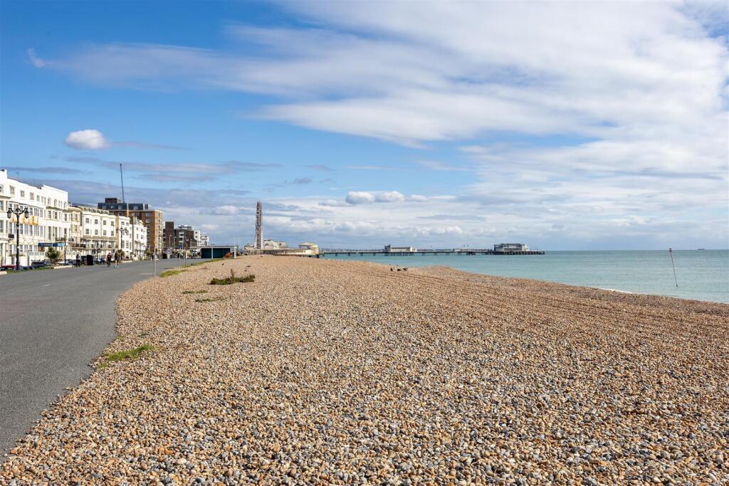 Marine Parade, 105-024.jpg
