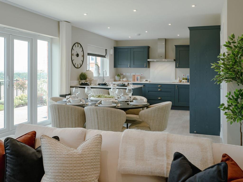 7. Kitchen-family-dining.jpg