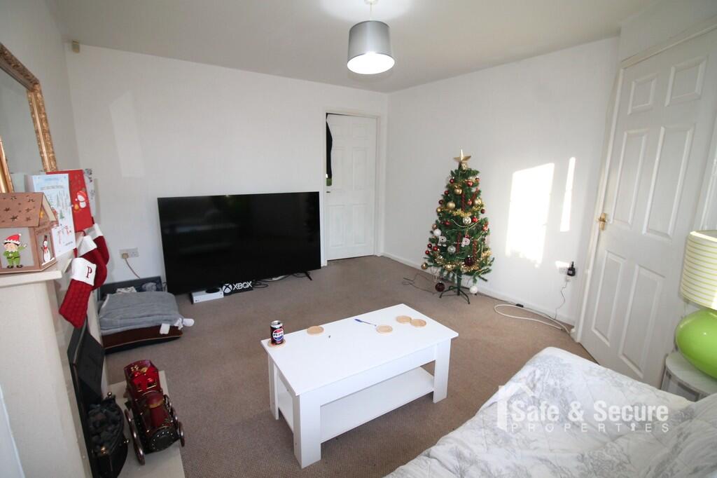 Living Room (2)