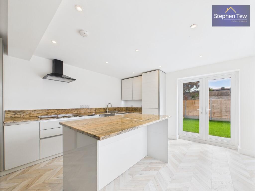 Kitchen/ Living Area