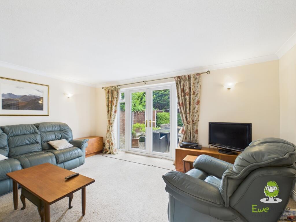 CAM03778G0-PR0261-STILL014