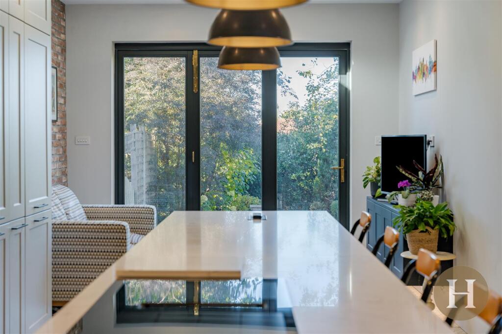 Hadleigh Estate Agents-20.jpg