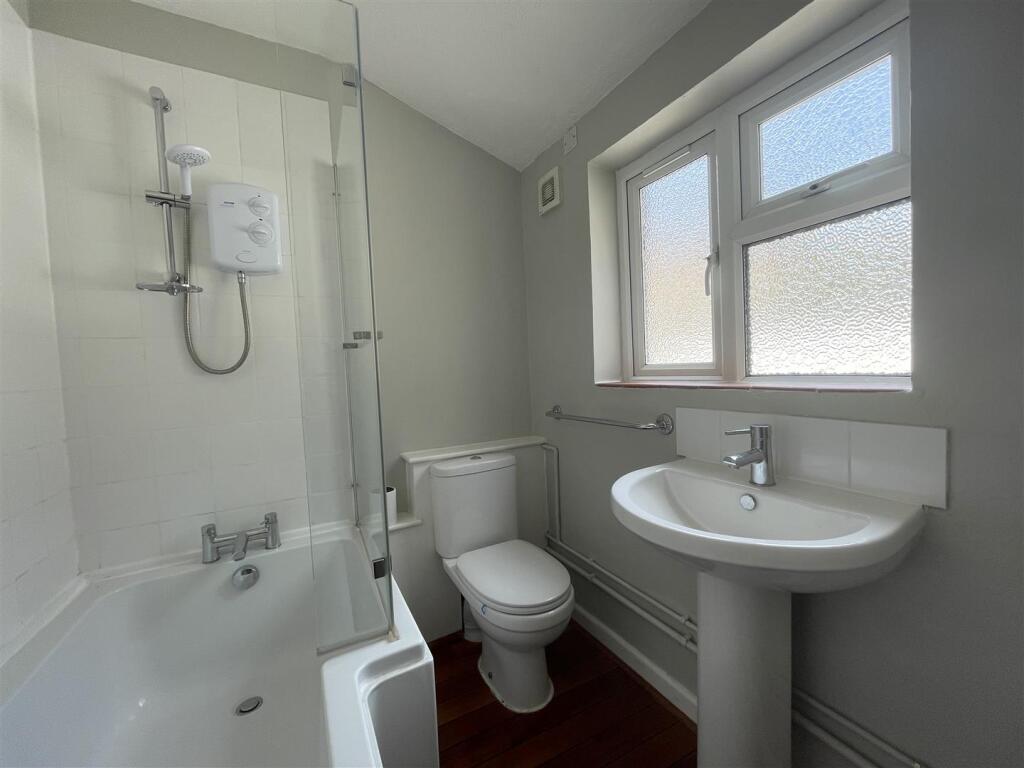 Bathroom (1) Use.JPG