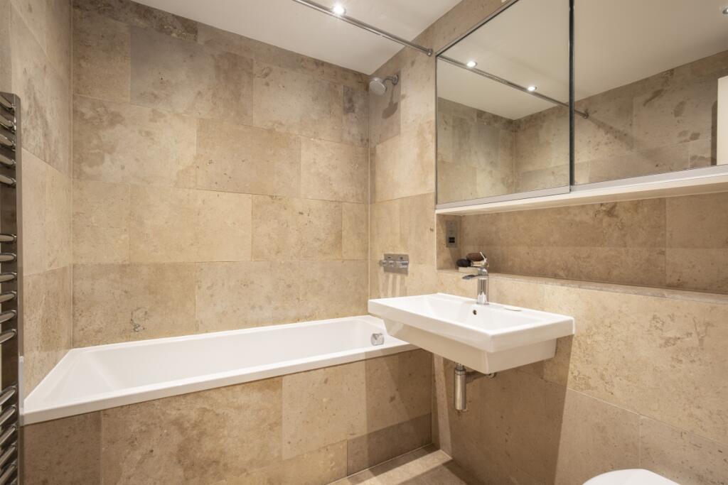 The Circle F264 -...