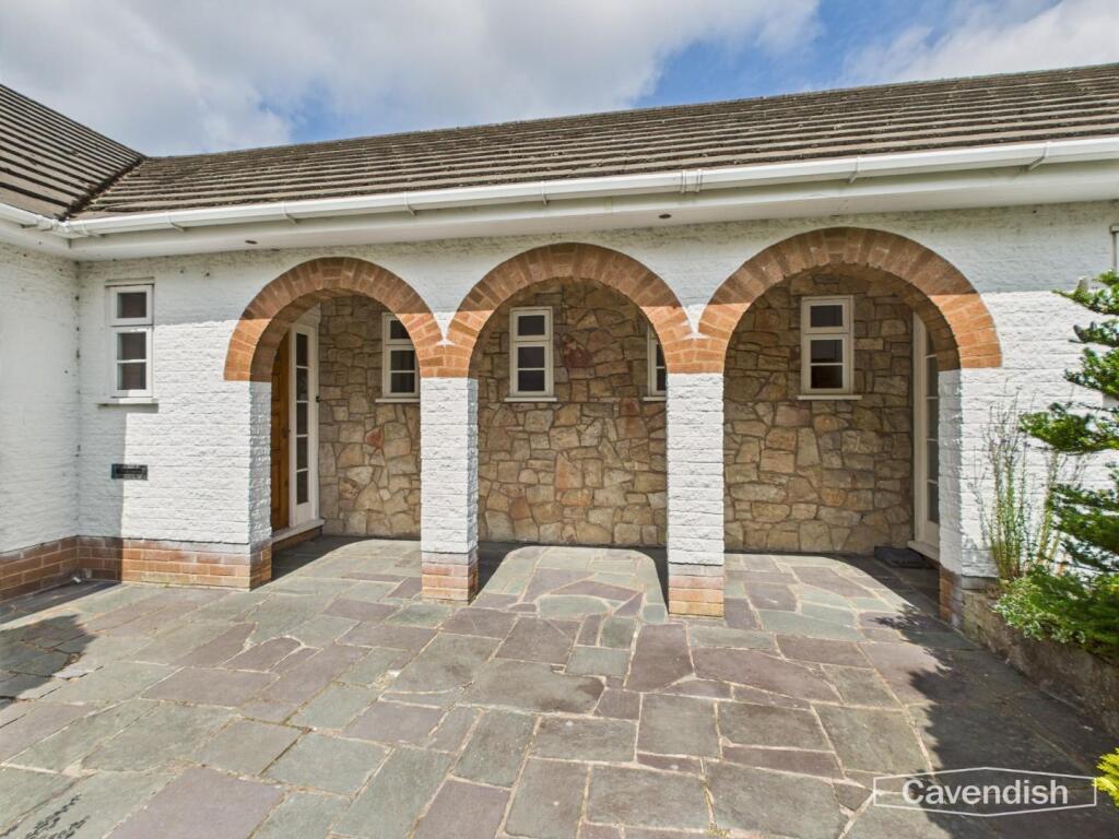 COVERED PORCH